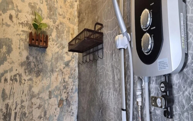 SPOT ON 90746 Vspace Guesthouse & Cafe