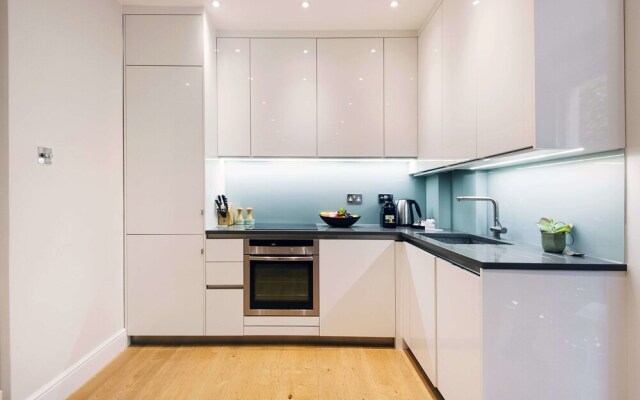 Bright Earls Court Square Apartment - WSN
