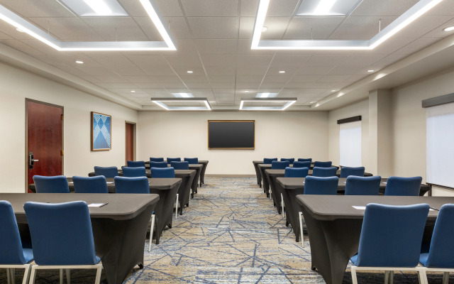 Holiday Inn Exp Stes Univ