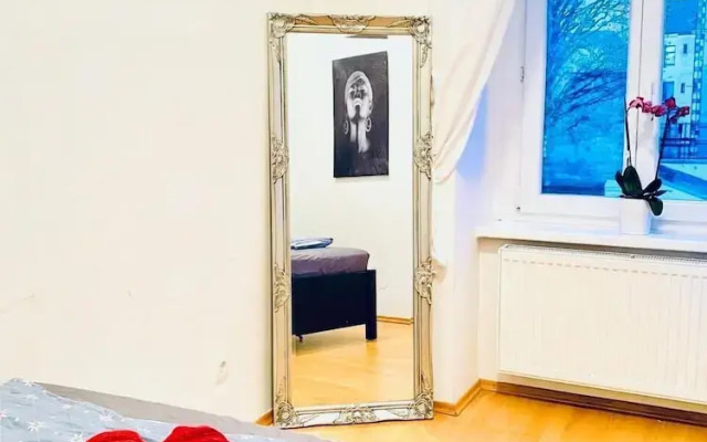 2BR Apartment Close to Stadthalle