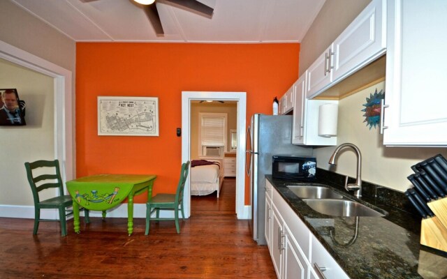 Banana's Foster Guesthouse