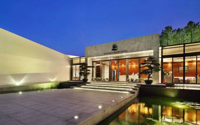 Elite Aqua Hot Spring Villa Hotel