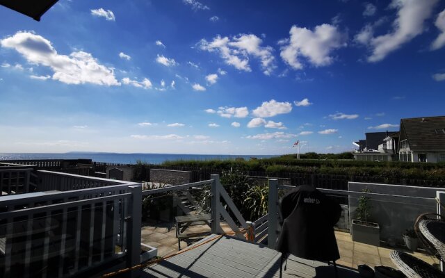 Sea View 3 Bedroom Seaside Property