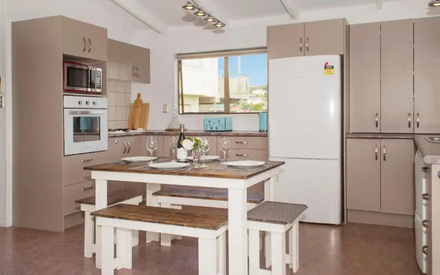 Beachside Beauty - Kuaotunu Holiday Home