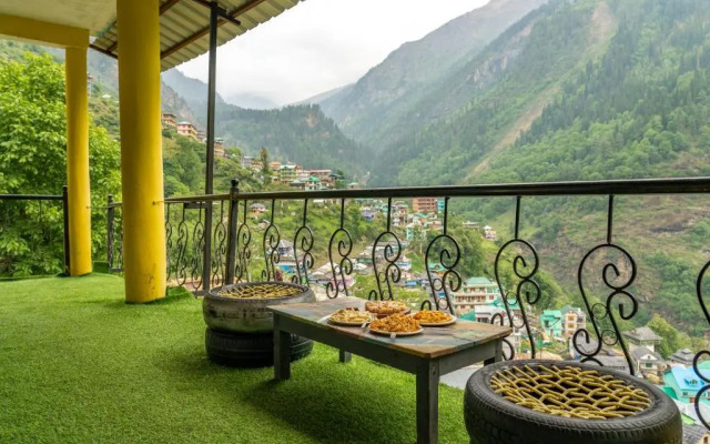 Whoopers Hostel Tosh