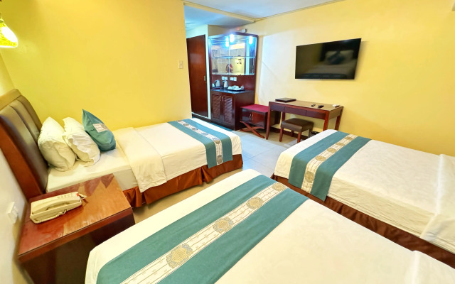Golden Phoenix Hotel Boracay