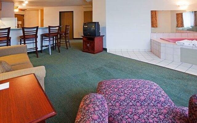 Norwood Inn & Suites Eagan MSP Airport