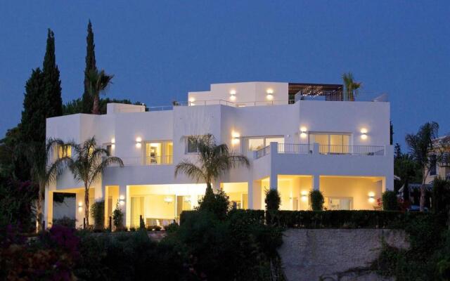 24550-Exquisite Villa Near Beach - Heated Pool