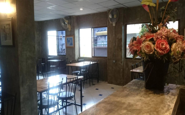 Central Place Hotel
