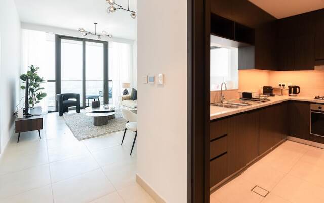 Premium 2BR Downtown Apt w Dubai Mall Access