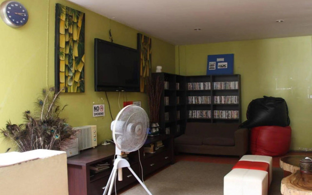 OYO 1054 Phuket Backpacker Hostel