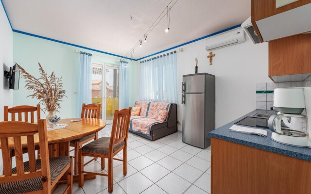 Nice Apartment in Duba With Wifi and 1 Bedrooms
