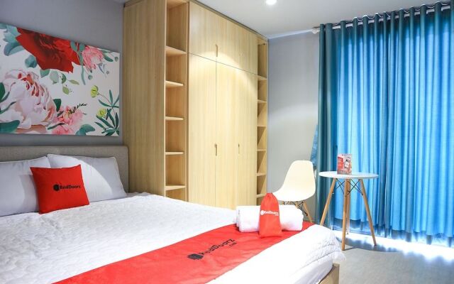 RedDoorz Plus  Le Van Sy Street 2