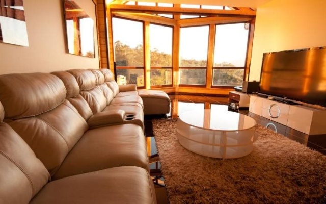 Scandinavian Castle – Guest Rooms – East Jindabyne