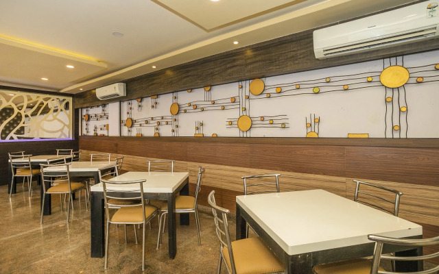 Hotel Savi International by OYO Rooms
