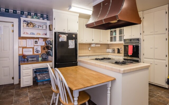 Kaleidoscope Inn & Gardens