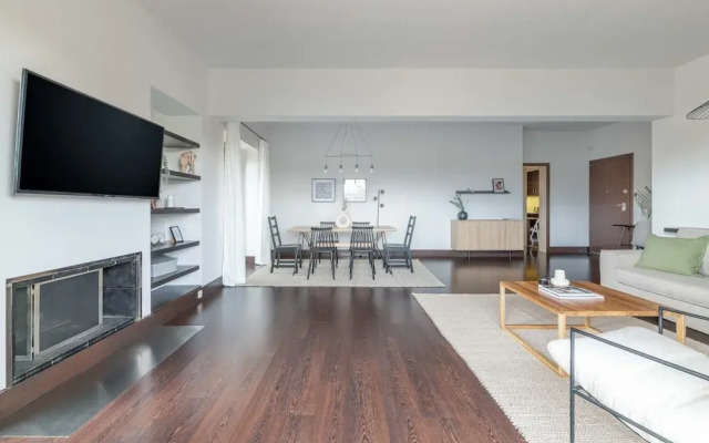 Panoramic 1BR Apt near Kallimarmaro