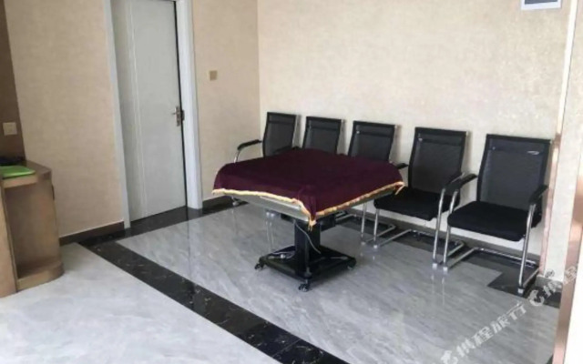 Super 8 Hotel (Cangzhou West High-Speed Railway Station)