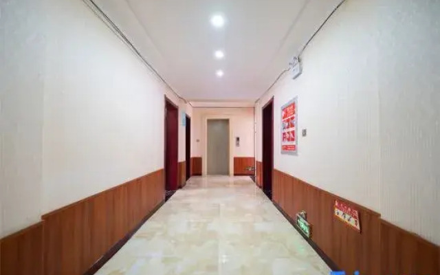 Yipai Chain Hotel (Qi County Bus Station)