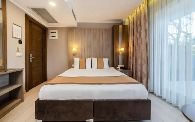 Royal Capital Hotel