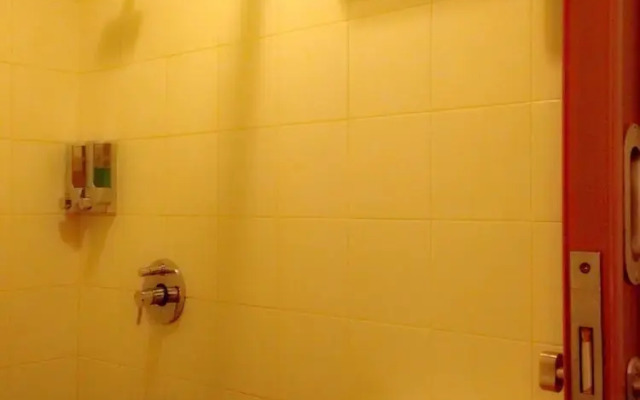 Amaris Hotel Panglima Polim 1