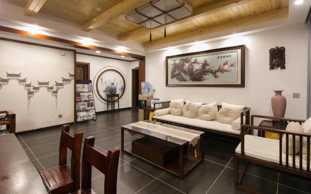 Floral Hotel Fenghuang Yixin Courtyard Residence