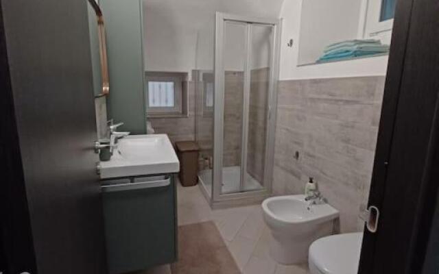 Ampio Bilocale Con Patio A 50 Metri Dal Mare!