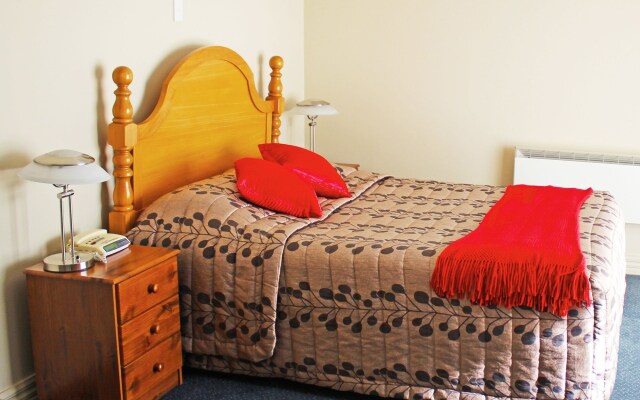 Picton Beachcomber Inn