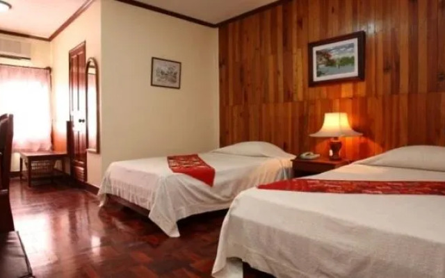 Vansana Hotel Ban Phonthan