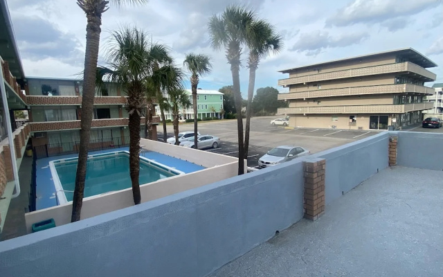 Palms by the Beach Motel