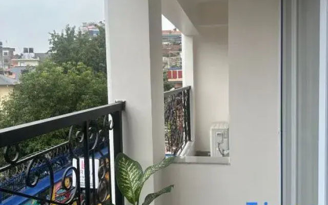 GRIHA sunlight studio, Lazimpat