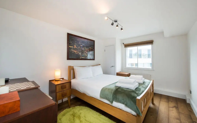 Views For Days - Fitzrovia - by Frankie Says