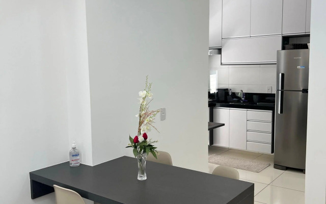 Apto Charmoso com Sacada Gourmet na melhor Praia