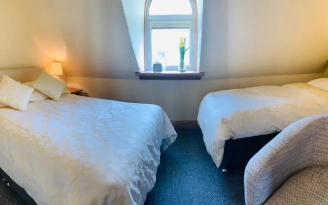 Lakeview Guest House