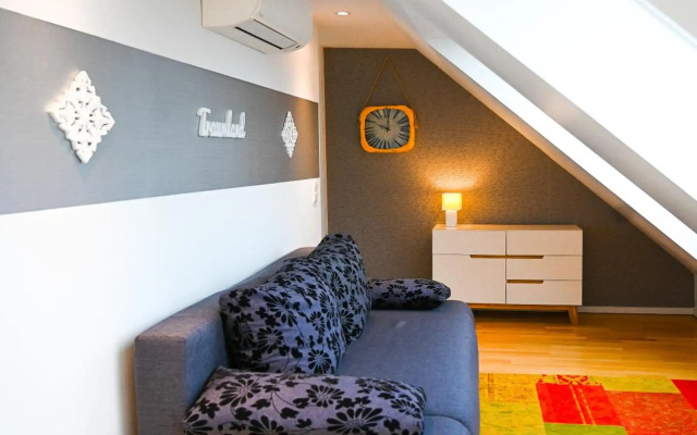 Delightful Duplex Danube Canal