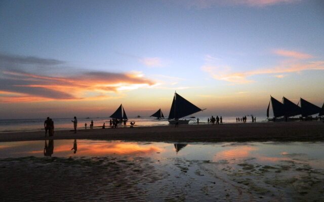 Giulius Boracay Italian Resort