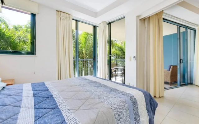 1 Bedroom - Private Managed Resort Pool and Beach - Alex – Guest Rooms – Alexandra Headland