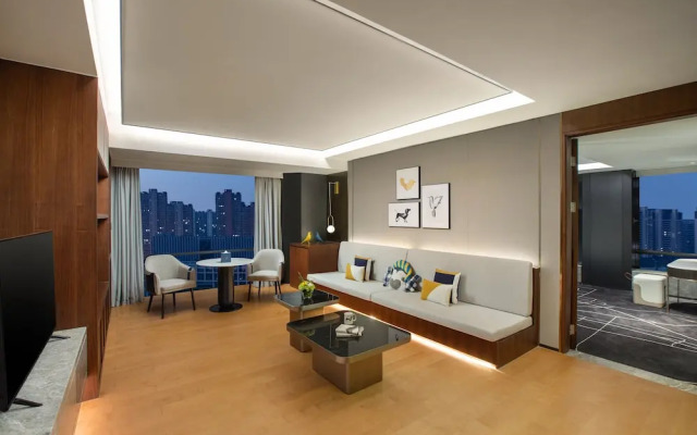 voco Hefei Binhu by IHG