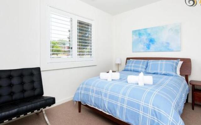 Luxury in Corlette - 4 Drungall Ave