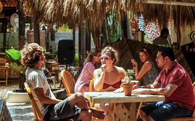 Nílu Puerto Escondido by Selina