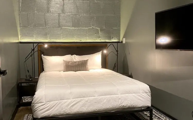 424 Gold Way - Apt. 404 2Bed/1Bath