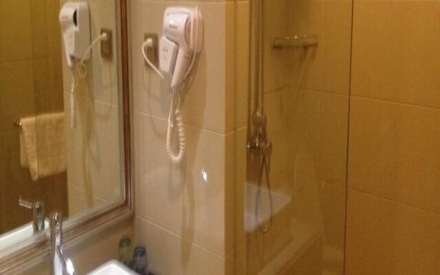 Dollar Hotel- Wuhan