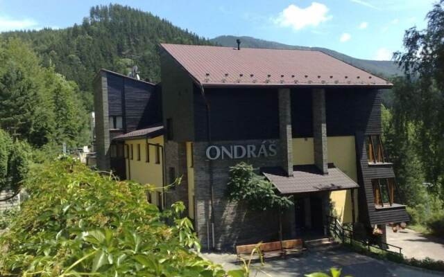 Hotel Ondráš z Beskyd