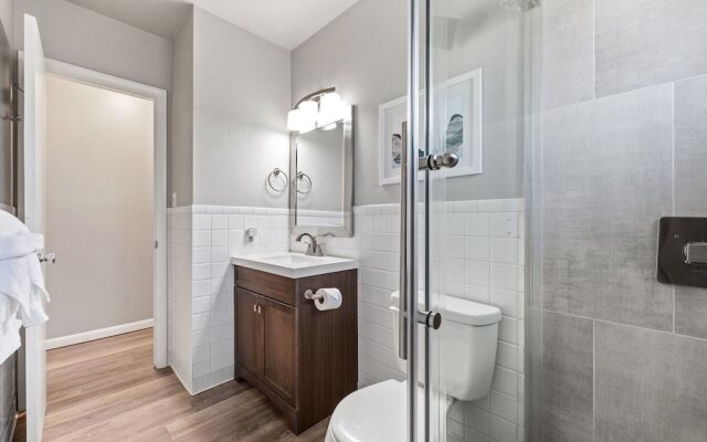 Sage Suite | Calm & Earthy Stay Near Old Town