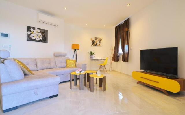 Apt3 - Villa Perla with swimming pool, Lovran - Opatija