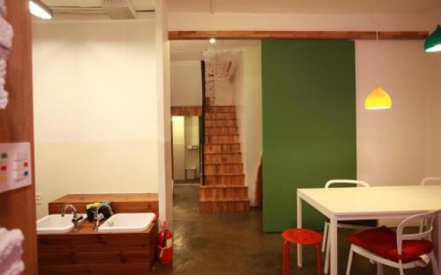 Seoul Cube Hotel - Hostel