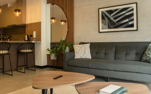 w Modern 1BR in Exclusive San Isidro