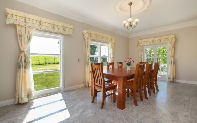 8Brm Luxury in Temple View