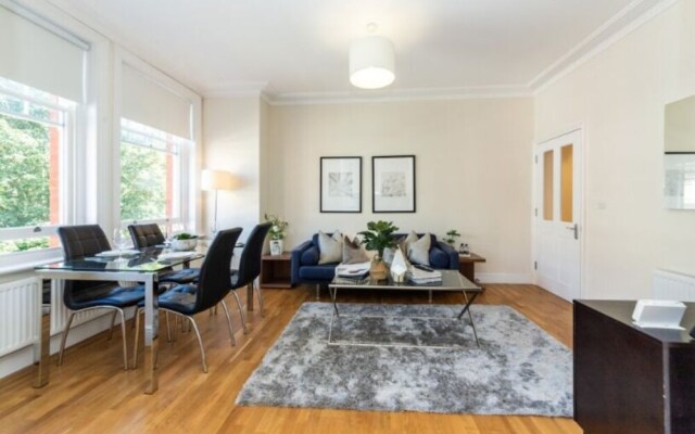Luxurious 3 Double Bedroom Apartment Hammersmith