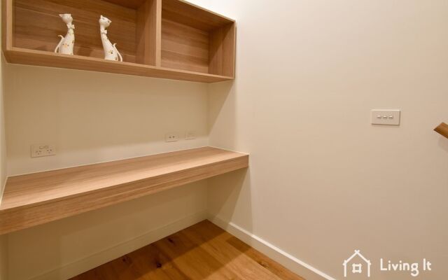 Tomkins Townhouse